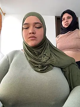 Snapshot of sweetmuslim01 chatting on 12-15-25, 04:00 sweetmuslim01 online show from 12-15-25, 04:00