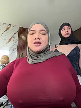 Snapshot of sweetmuslim01 chatting on 05-03-26, 03:18 sweetmuslim01 online show from 05-03-26, 03:18