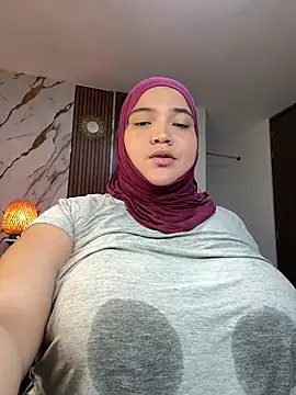 Snapshot of sweetmuslim01 chatting on 07-05-26, 04:19 sweetmuslim01 online show from 07-05-26, 04:19