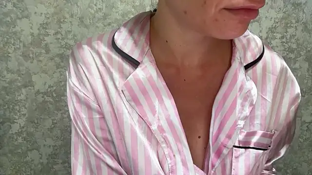 Angelinaa19 online show from 05-27-26, 08:11