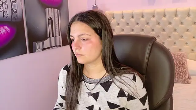 Snapshot of GabyQueens chatting on 11-18-25, 03:05 GabyQueens online show from 11-18-25, 03:05