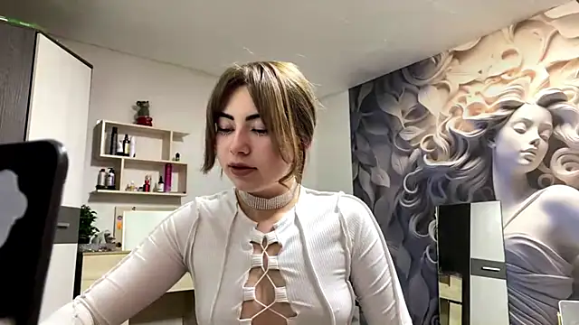 Evelinnight online show from 11-06-25, 05:47