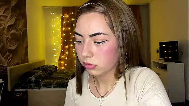 Evelinnight online show from 11-13-25, 05:23