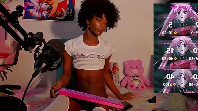 Snapshot of Goddess__Effy chatting on 11-28-25, 06:38 Goddess Effy online show from 11-28-25, 06:38