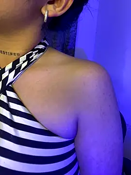 VIOLET EF online show from 11-14-25, 04:00