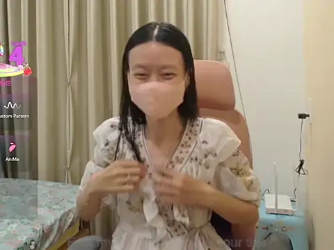 Lil-Cherries online show from 12-19-25, 01:51