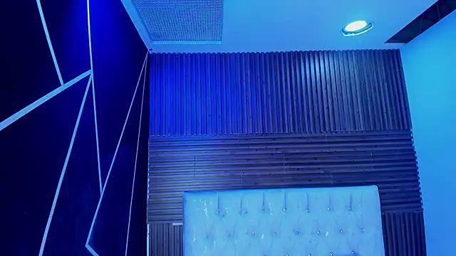 ZarinaWynne online show from 04-09-26, 01:05