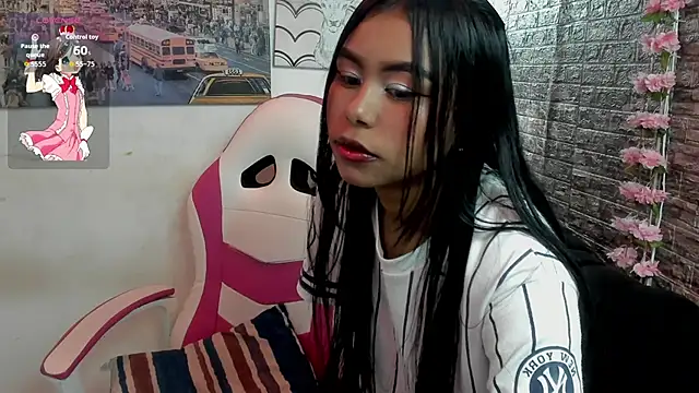 Snapshot of candy_kiss__ chatting on 01-08-26, 07:38 candy kiss online show from 01-08-26, 07:38