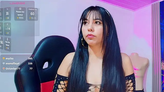 Snapshot of sharon_diamond_ chatting on 12-18-25, 03:56 sharon diamond online show from 12-18-25, 03:56