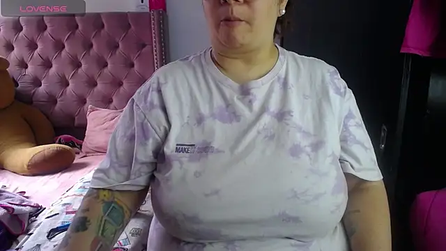Snapshot of kattybbwbigboobs_ chatting on 05-11-26, 05:32 kattybbwbigboobs online show from 05-11-26, 05:32