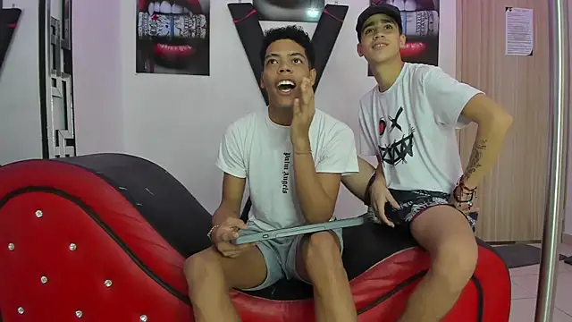 Snapshot of WHITHET_BOYS chatting on 11-13-25, 03:22 WHITHET BOYS online show from 11-13-25, 03:22