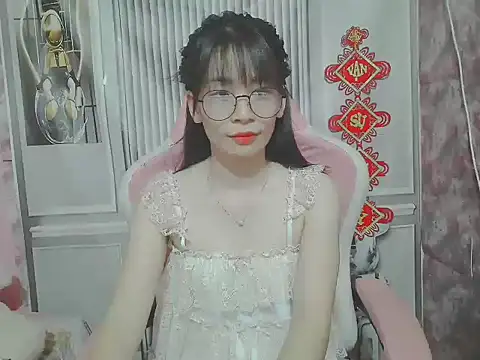 Snapshot of Ella039 chatting on 05-19-26, 01:56 Ella039 online show from 05-19-26, 01:56