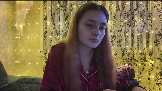 Snapshot of SweetLiaison chatting on 01-10-26, 06:42 SweetLiaison online show from 01-10-26, 06:42