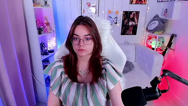 Snapshot of Lily__Evans chatting on 11-23-25, 04:12 Lily Evans online show from 11-23-25, 04:12