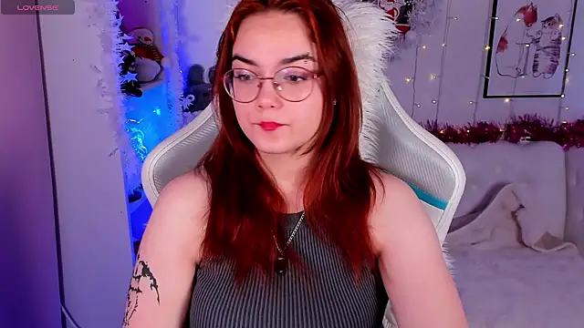 Snapshot of Lily__Evans chatting on 01-08-26, 04:04 Lily Evans online show from 01-08-26, 04:04