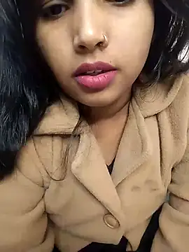 Sexy Divya   online show from 12-04-25, 05:39