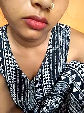 Sexy Divya   online show from 06-11-26, 01:49