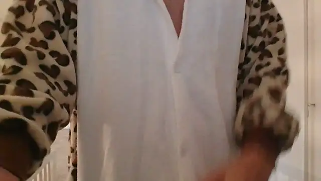 Snapshot of CuteDaddy92 chatting on 12-16-25, 09:03 CuteDaddy92 online show from 12-16-25, 09:03