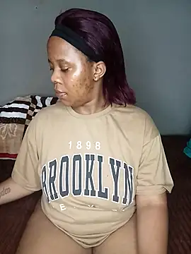 Snapshot of Emmylove-xr25 chatting on 11-20-25, 07:19 Emmylove-xr25 online show from 11-20-25, 07:19