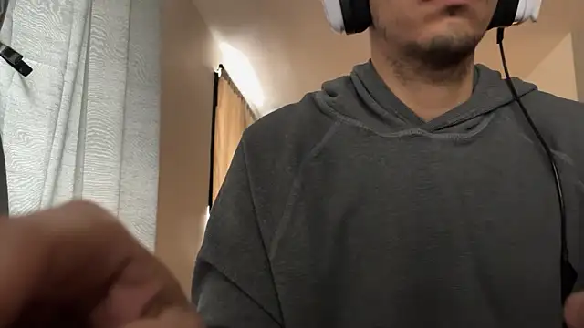 Snapshot of frankeyo chatting on 03-14-26, 06:35 frankeyo online show from 03-14-26, 06:35