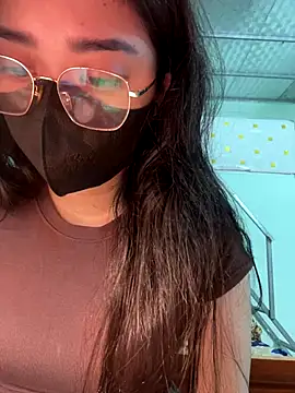 Snapshot of Lynn-122 chatting on 11-13-25, 12:20 Lynn-122 online show from 11-13-25, 12:20