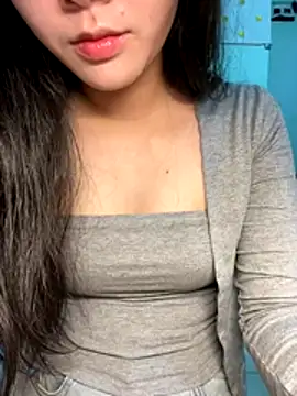 Snapshot of Lynn-122 chatting on 11-30-25, 04:11 Lynn-122 online show from 11-30-25, 04:11