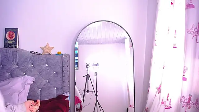  Pariiss online show from 11-28-25, 01:36