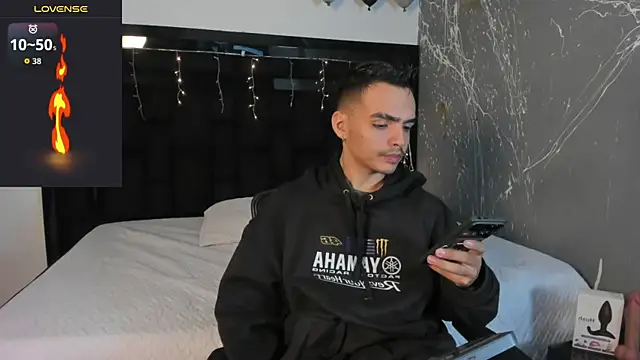 NicoKingg  online show from 12-05-25, 04:10