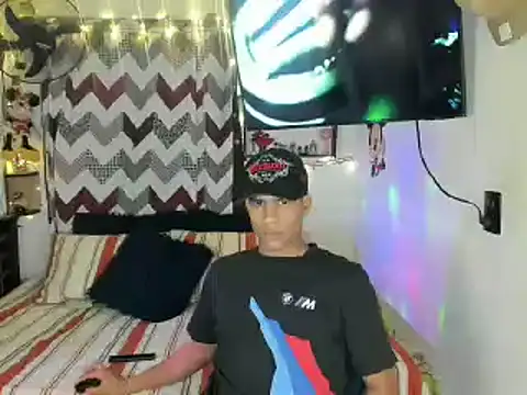 Snapshot of JUANBIGCOCK21CM chatting on 05-30-26, 03:03 JUANBIGCOCK21CM online show from 05-30-26, 03:03