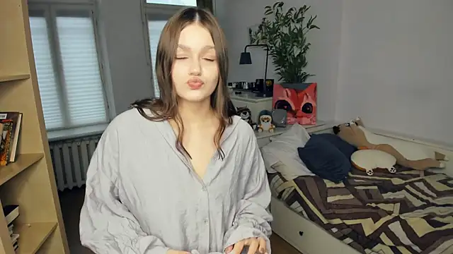 Snapshot of RosseLavish chatting on 11-27-25, 09:00 RosseLavish online show from 11-27-25, 09:00