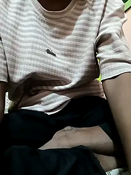 Snapshot of priyanka-rani1 chatting on 11-08-25, 04:40 priyanka-rani1 online show from 11-08-25, 04:40