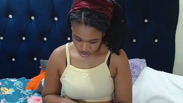 Snapshot of JuiceLips88 chatting on 11-30-25, 04:33 JuiceLips88 online show from 11-30-25, 04:33