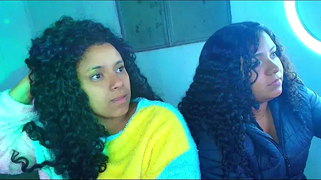 CurlyAliccia  online show from 12-23-25, 05:49