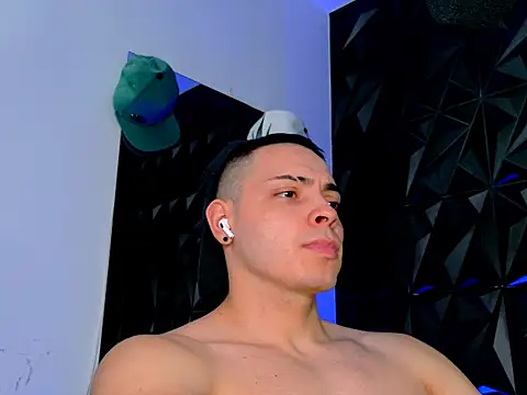 Maxwell Dupont online show from 11-21-25, 07:56