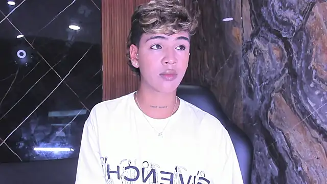 Timmy Kiing  online show from 11-22-25, 08:41