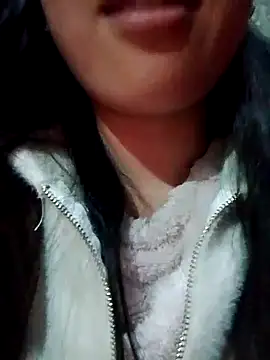 Yumiik2kk online show from 01-06-26, 07:01