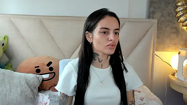 Snapshot of Angeline_smith1 chatting on 01-08-26, 10:12 Angeline smith1 online show from 01-08-26, 10:12