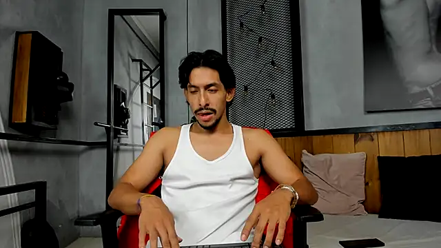 Snapshot of DylanRay_18 chatting on 11-09-25, 07:12 DylanRay 18 online show from 11-09-25, 07:12