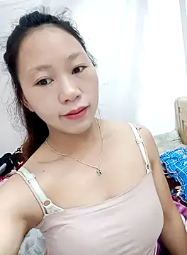 Snapshot of Xonpine029 chatting on 12-16-25, 11:32 Xonpine029 online show from 12-16-25, 11:32