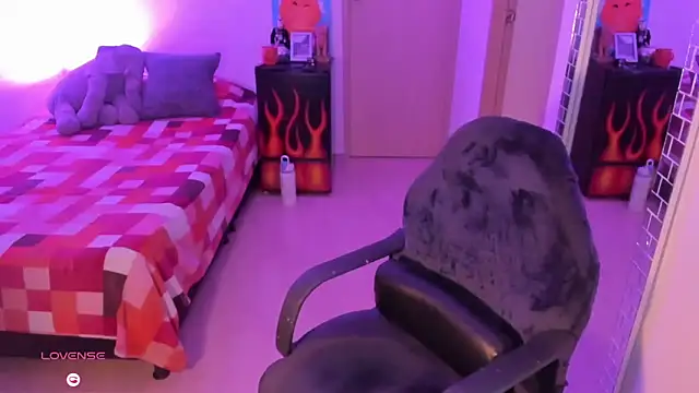 Snapshot of rotwallace chatting on 02-05-26, 11:31 rotwallace online show from 02-05-26, 11:31