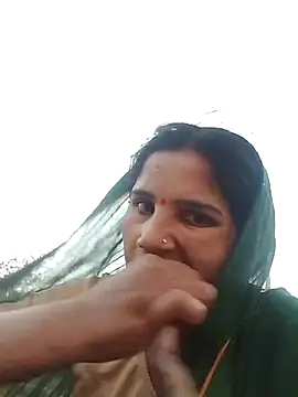 Snapshot of Seema_ji12 chatting on 05-19-26, 12:05 Seema ji12 online show from 05-19-26, 12:05