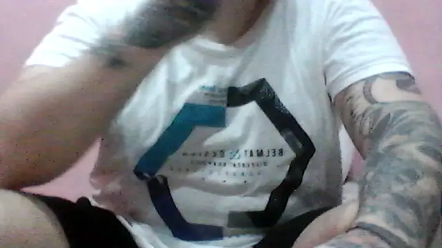 Snapshot of fasurring chatting on 11-15-25, 02:42 fasurring online show from 11-15-25, 02:42