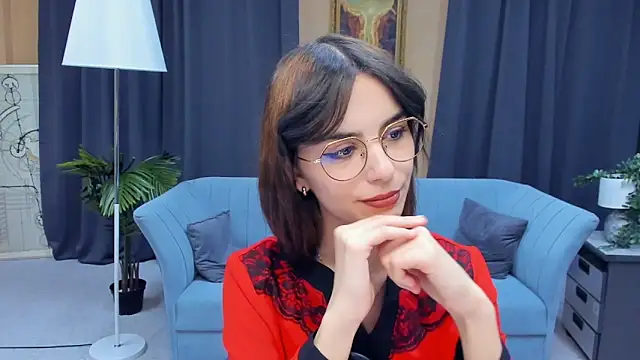 Snapshot of KellyeSieck chatting on 11-12-25, 09:21 KellyeSieck online show from 11-12-25, 09:21