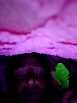 Snapshot of Quin_love143 chatting on 11-13-25, 04:28 Quin love143 online show from 11-13-25, 04:28