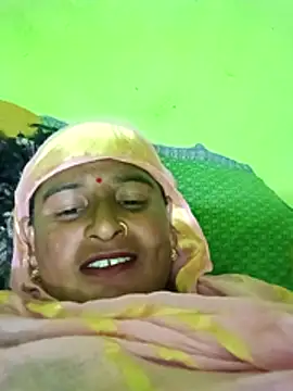 Snapshot of Quin_love143 chatting on 11-24-25, 02:39 Quin love143 online show from 11-24-25, 02:39