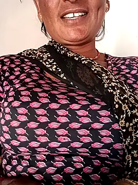 Snapshot of Quin_love143 chatting on 12-02-25, 05:13 Quin love143 online show from 12-02-25, 05:13