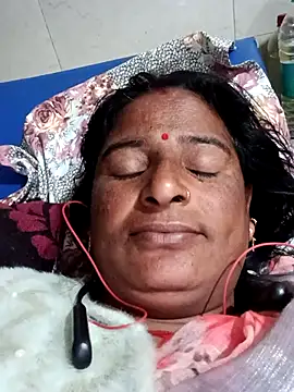 Snapshot of Quin_love143 chatting on 12-18-25, 10:38 Quin love143 online show from 12-18-25, 10:38