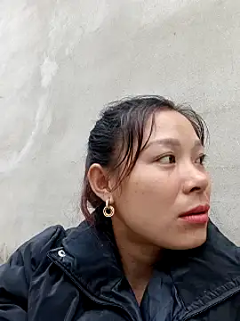 Snapshot of Lyla_john chatting on 12-16-25, 09:47 Lyla john online show from 12-16-25, 09:47