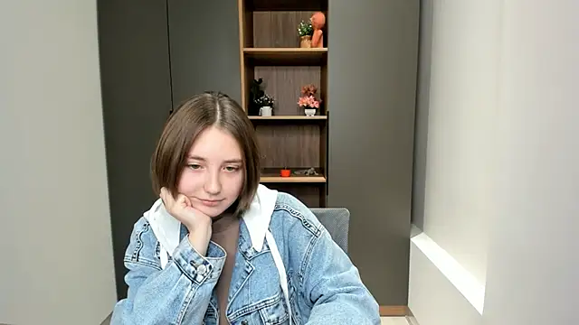 SilvanaBeckles online show from 11-09-25, 04:11