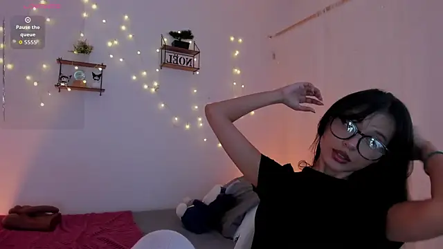 Snapshot of Tamara_Aluna_ chatting on 12-16-25, 04:34 Tamara Aluna online show from 12-16-25, 04:34